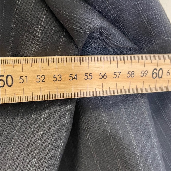 Hugo Boss Charcoal Pinstripe Men's Suit - 36 - Picture 10 of 16